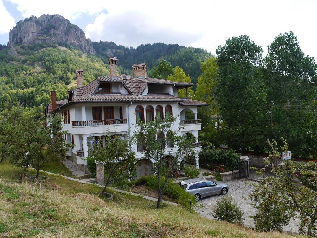 Family Hotel Silver Smoljan Exterior foto