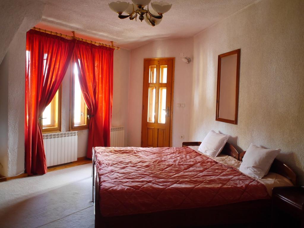 Family Hotel Silver Smoljan Exterior foto